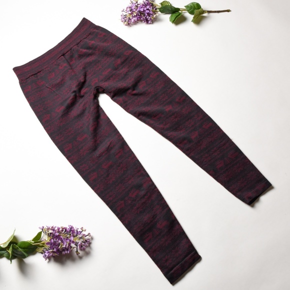 Pants - NWOT Black/Red Christmas Print Warm Pants - Size M